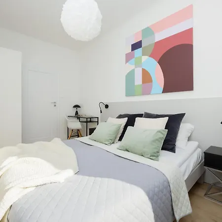 Family Center By Renters Prestige Lägenhet Warszawa