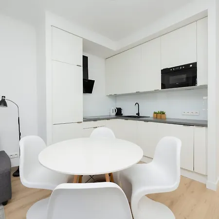 Family Center By Renters Prestige Lägenhet Warszawa